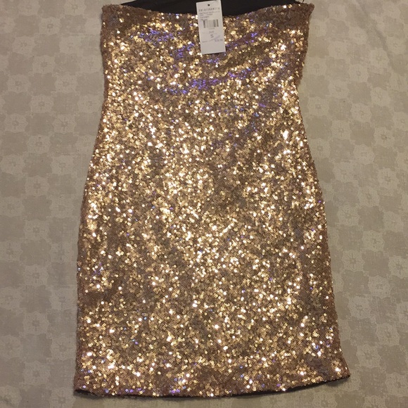 Dress - Picture 2 of 4